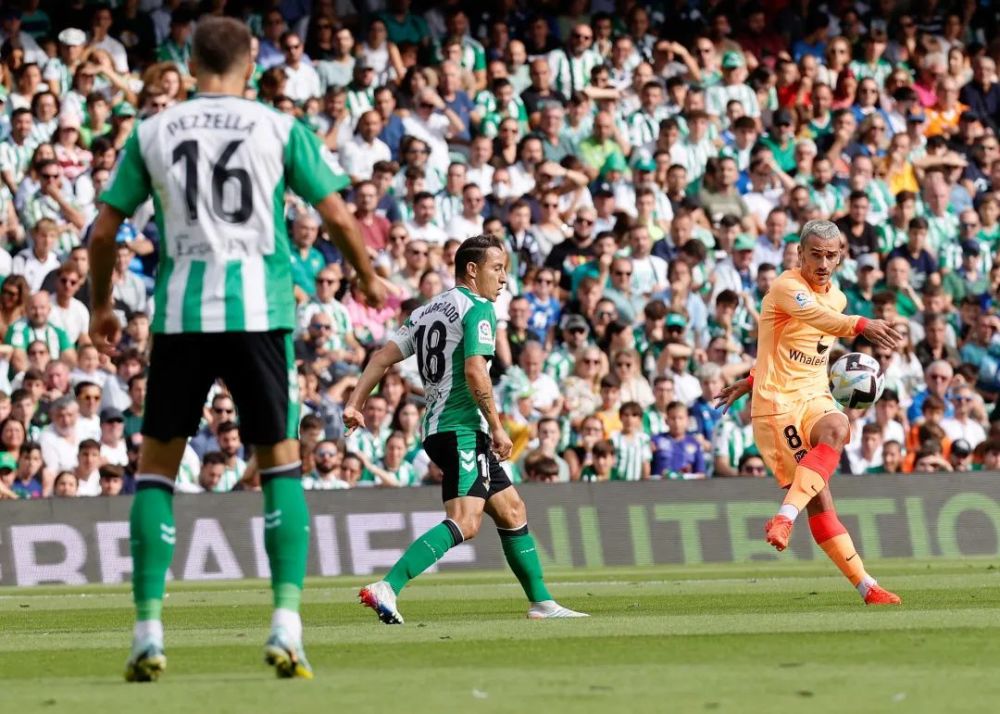  斯图加特年轻中场闪耀，梅开二度助球队突围