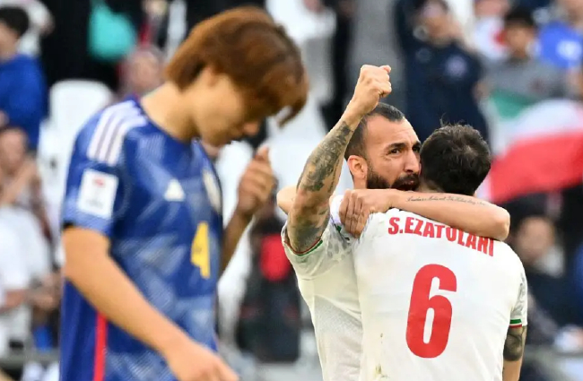  圣保利后卫致命失误送礼，到手三分变一分憾出局