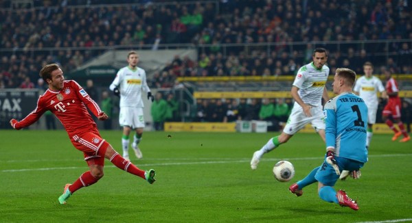  德甲卫冕冠军遇挑战，拜仁客场艰难战平劲敌