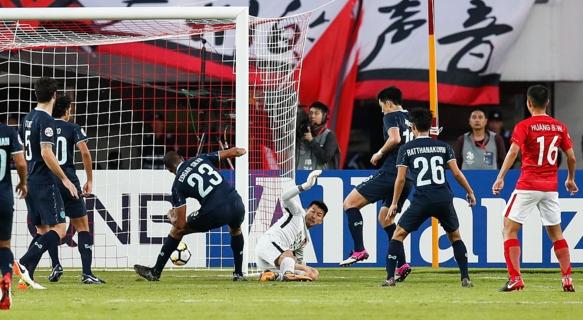 1xbet官网- 南安普敦青年门将神扑，圣徒保级希望重燃